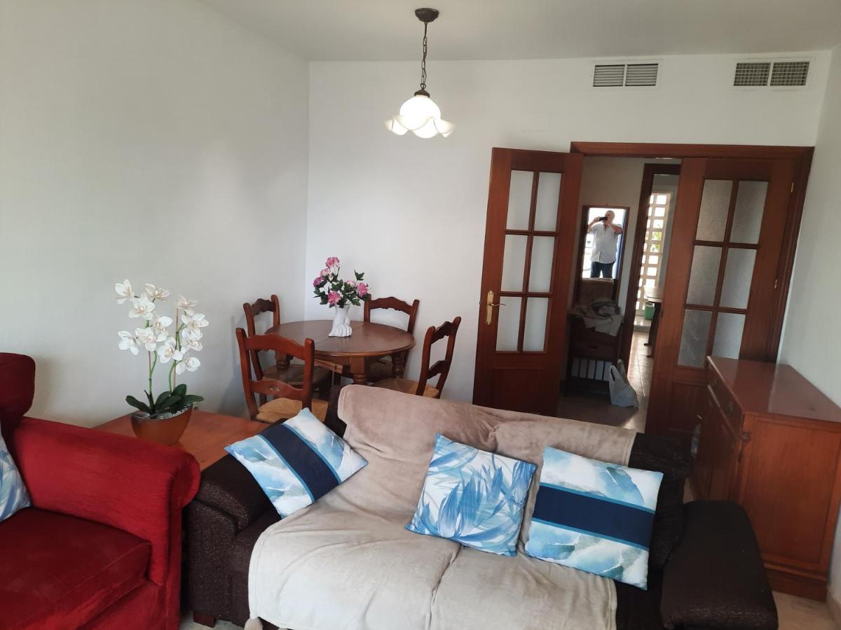 Central 2-Bed Apartment In Estepona Port Kültér fotó
