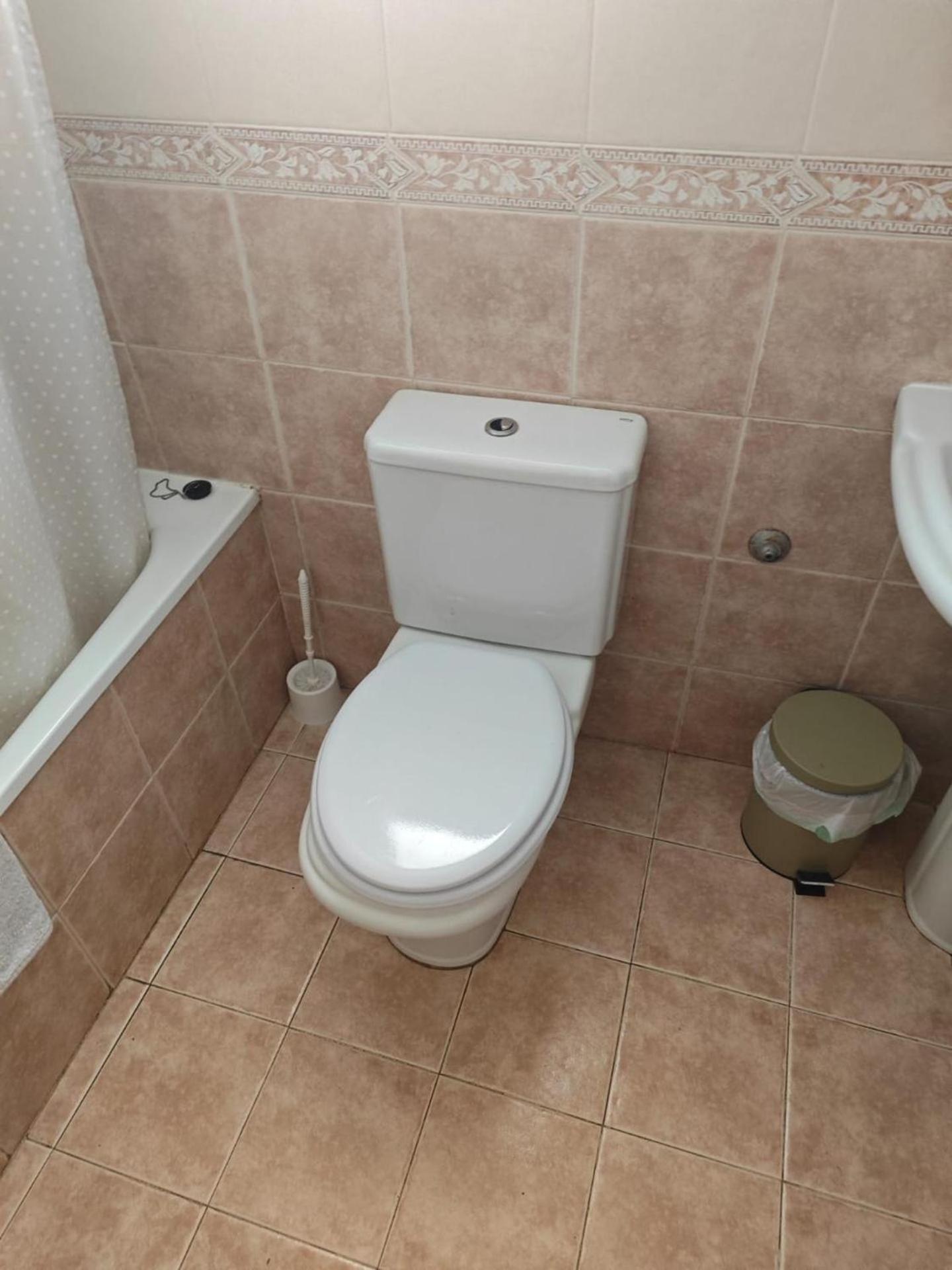 Central 2-Bed Apartment In Estepona Port Kültér fotó